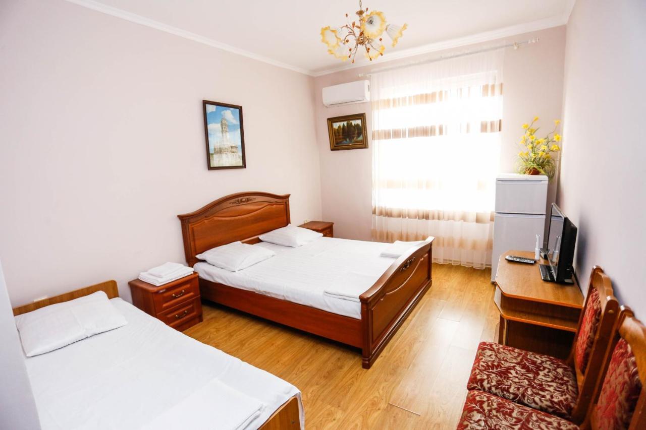 גגרה Mini-Hotel Timur מראה חיצוני תמונה